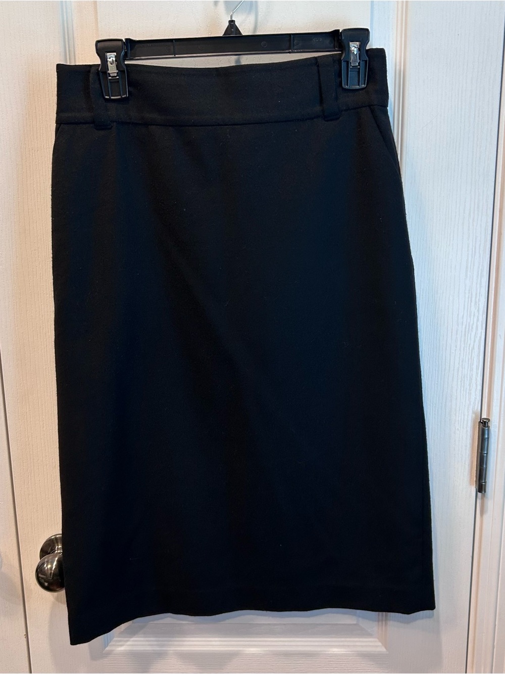 Banana Republic Black Wool 27” Long Back Zip & Button Lined Pencil Skirt Size 8